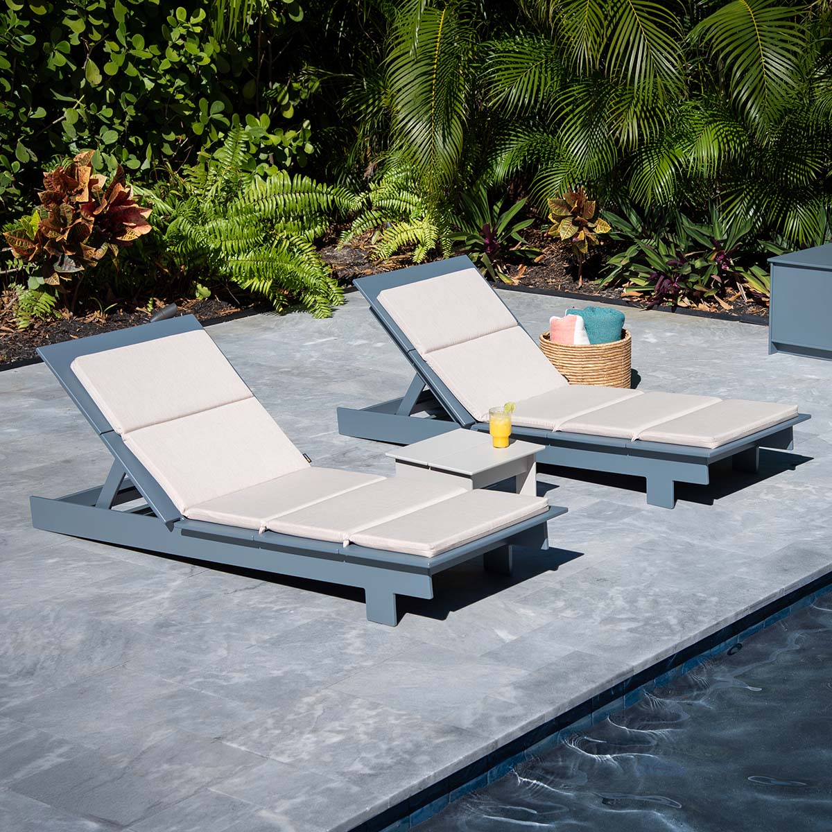 Lollygagger Chaise Cushion - Imagen 3